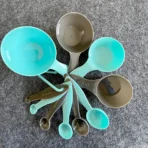 10 Pcs Measuring Cups and Spoons - Image 2